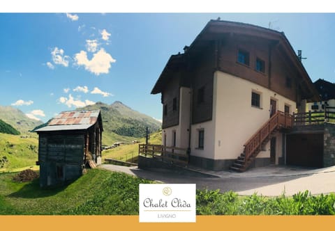 Property building, Nearby landmark, Day, Natural landscape, Landmark view, Mountain view