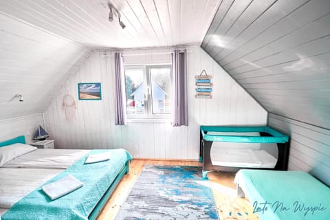 Bed, Photo of the whole room, Bedroom, Garden view, cot