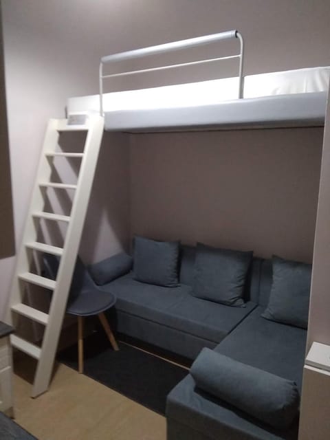 bunk bed
