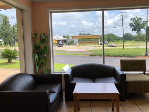 Deluxe Inn Hotel in Natchez