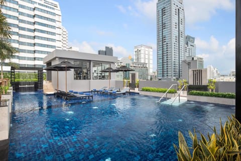 Property building, Restaurant/places to eat, Swimming pool, Breakfast