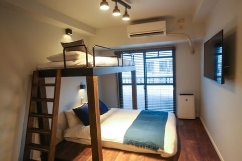 Living room, bunk bed