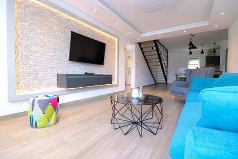 TV and multimedia, Living room, Seating area