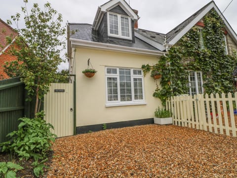 Beau Annexe Apartment in Ringwood