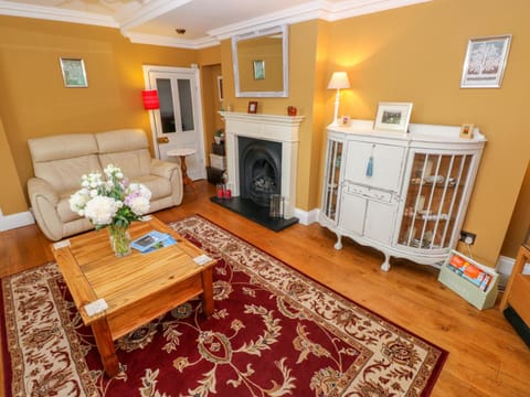 Castle School House House in Ferryside