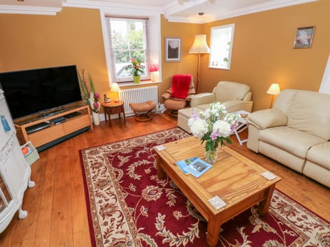 Castle School House House in Ferryside