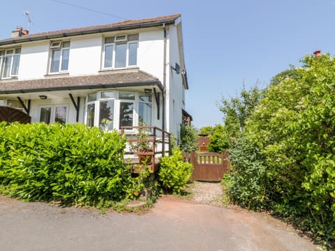 Hilltop House in Stoke Gabriel