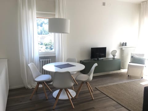 TV and multimedia, Living room, Dining area