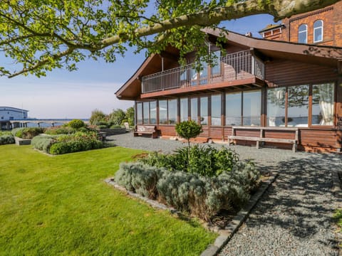 Villa Marina House in Barrow-in-Furness