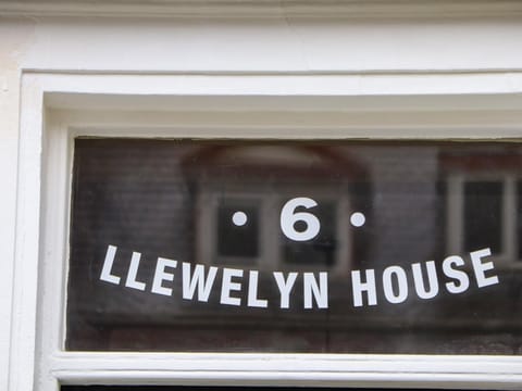 Llewelyn House Apartment in Llandudno