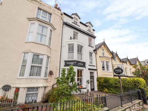 Llewelyn House Apartment in Llandudno