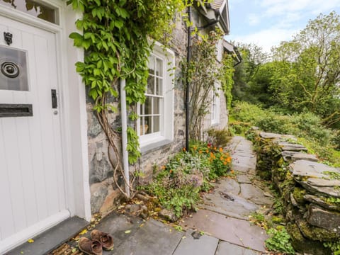 Llety Perygl House in Wales