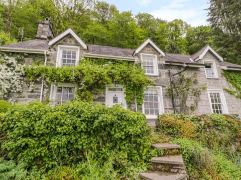 Llety Perygl House in Wales