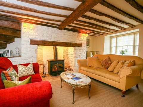 Murton Cottage House in West Oxfordshire District
