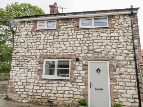 Chalkstone Cottage House in Flamborough