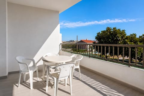 Patio, Day, View (from property/room), Balcony/Terrace, Seating area