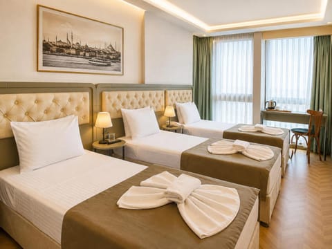 Bed, Photo of the whole room, Seating area