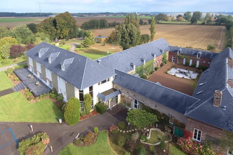 The Originals City, Hôtel La Cour Carrée, EU Hotel in Normandy