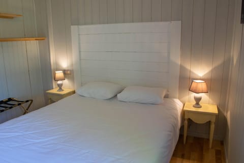 The Originals City, Hôtel La Cour Carrée, EU Hotel in Normandy