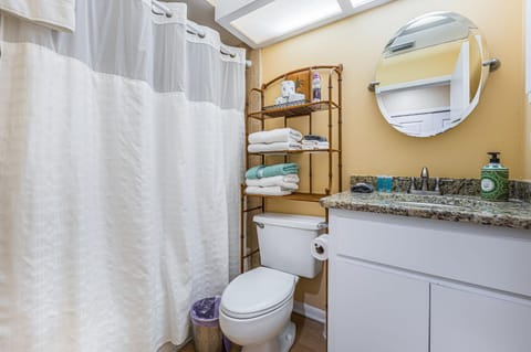 Joyce's Beachfront Penthouse Apartment in Indian Shores