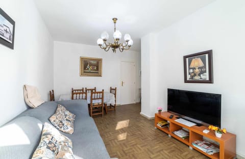 Communal lounge/ TV room, TV and multimedia, Dining area