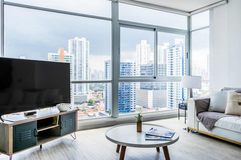 Bed, TV and multimedia, Living room, Photo of the whole room, Bedroom, City view