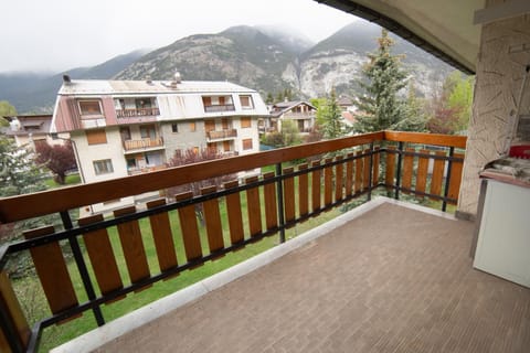 Balcony/Terrace, Garden view, Mountain view