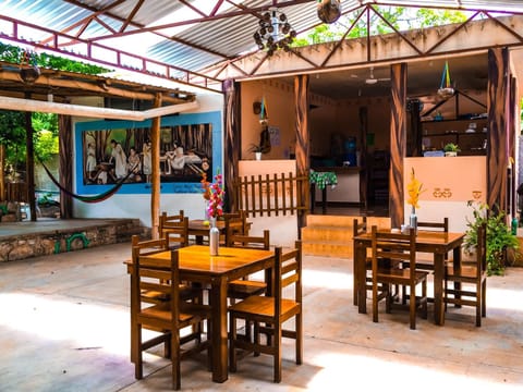 Living room, Lounge or bar, Seating area, Area and facilities