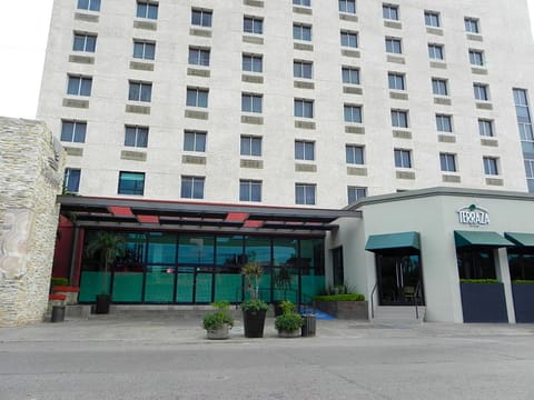 Facade/entrance