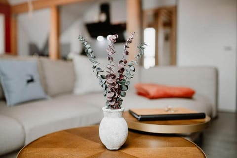 Living room, Decorative detail
