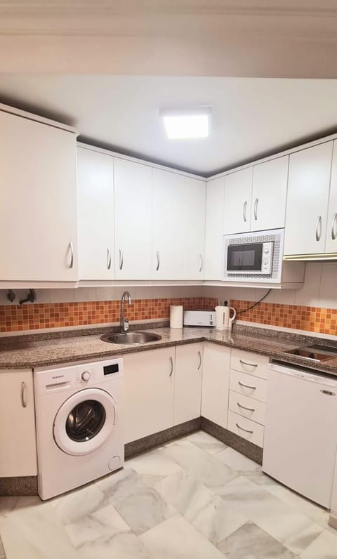 Apartamento a 2 minutos de la playa y centro Apartment in Fuengirola