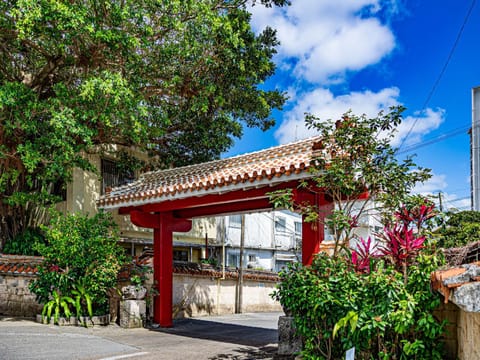 Property building, Day