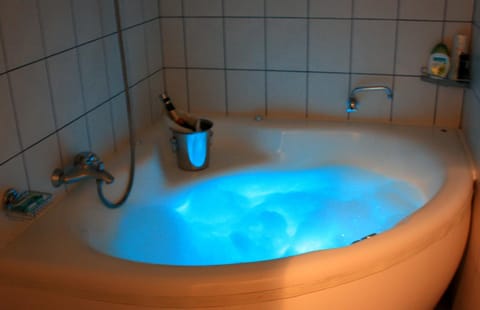 Bathroom, Drinks