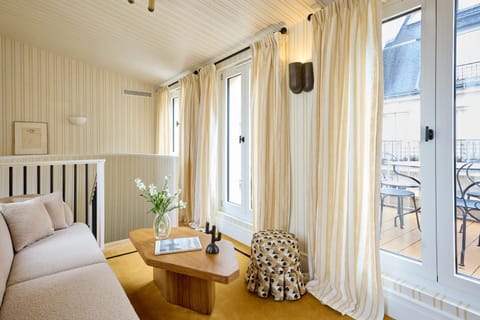 TV and multimedia, Balcony/Terrace, Living room, Photo of the whole room, Seating area