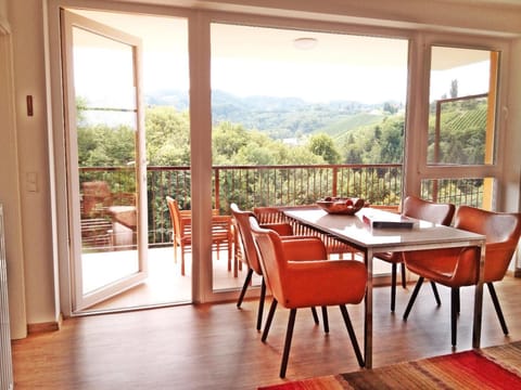 Living room, Dining area, Mountain view
