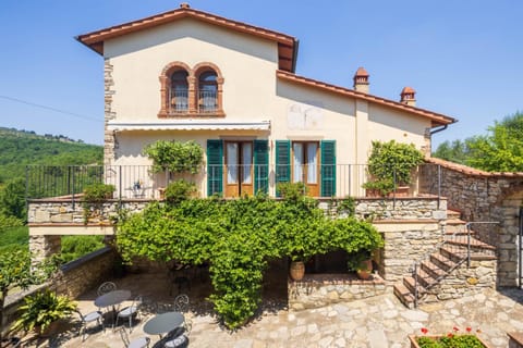 Property building, Patio, Facade/entrance