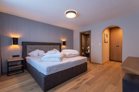 Bed, Photo of the whole room