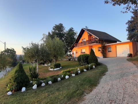 Property building, Facade/entrance, Garden