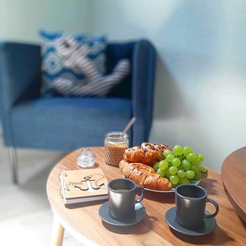 Food and drinks, Food