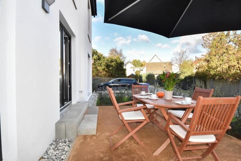 View (from property/room), Balcony/Terrace, Seating area