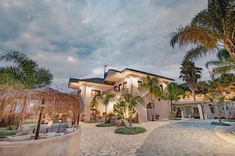 Property building, Day, Garden, Garden view