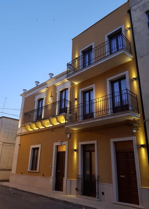 Property building, Facade/entrance
