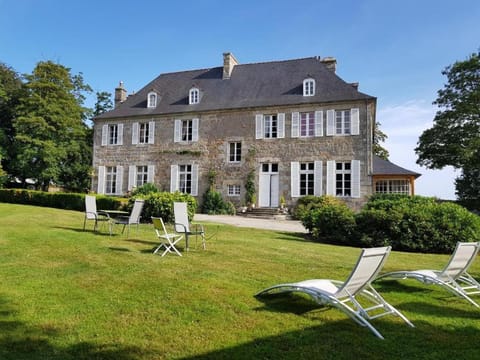 Property building, Garden, sunbed