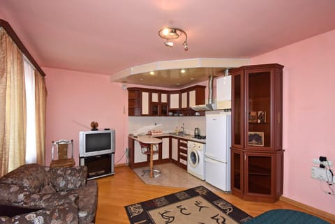 Kitchen or kitchenette, Living room, Seating area