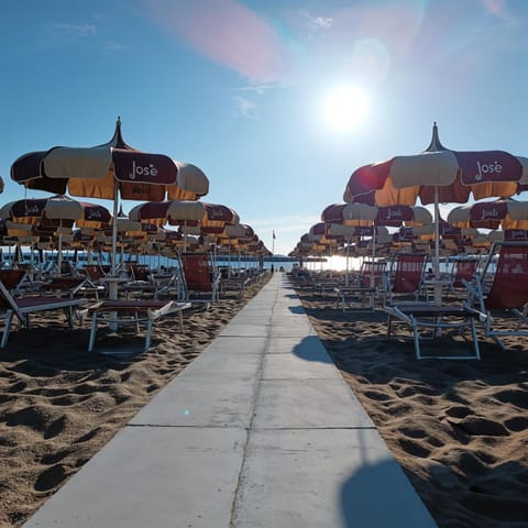 Beach, Area and facilities, sunbed