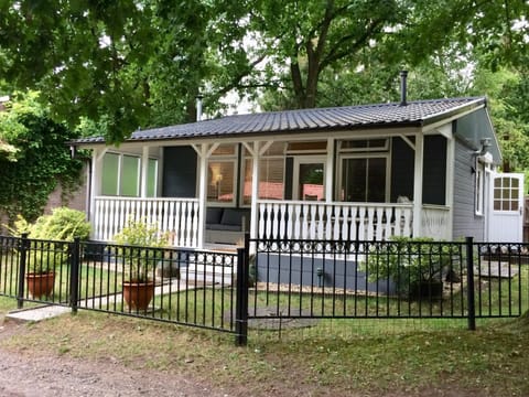 Property building, Facade/entrance, Garden