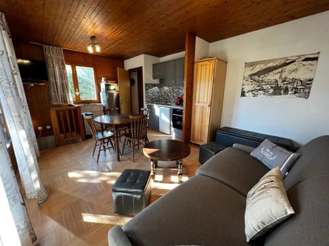 TV and multimedia, Kitchen or kitchenette, Living room, Dining area