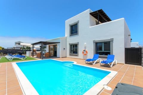Property building, Pool view, Swimming pool