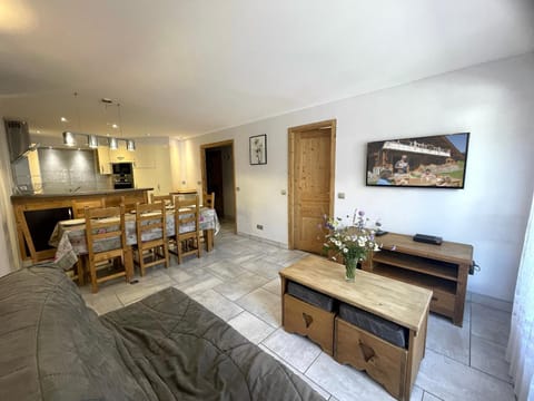 TV and multimedia, Kitchen or kitchenette, Dining area