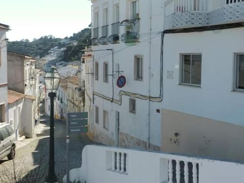 Neighbourhood, Street view